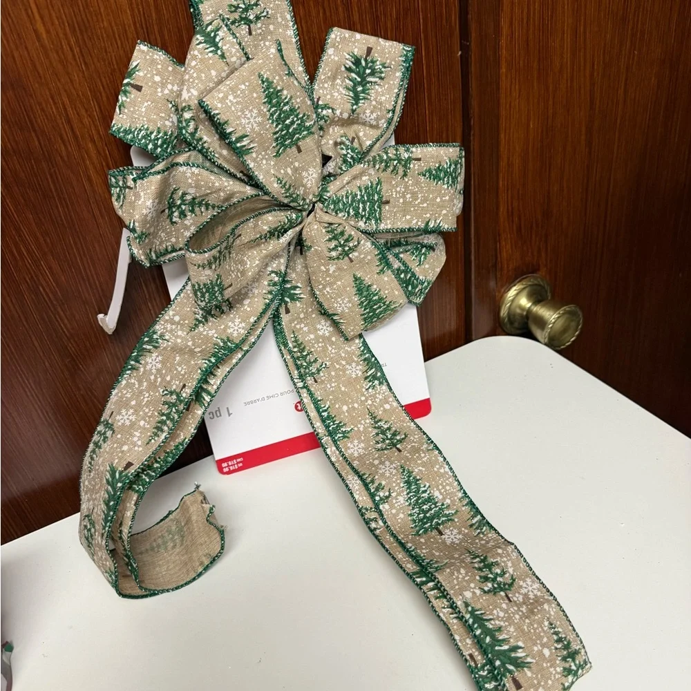 Holiday Snowy Tree Tree Green Bow